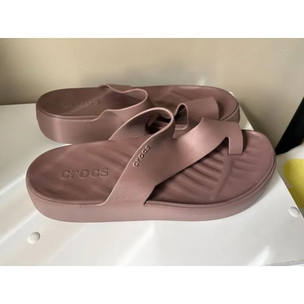 Crocs Getaway Platform Toe Loop Truffle size 11